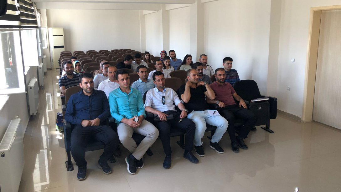 İlçe Milli Eğitim Müdürümüz Selman ÇİFÇİ Başkanlığında okul müdürleri sene sonu toplantısı yapıldı.